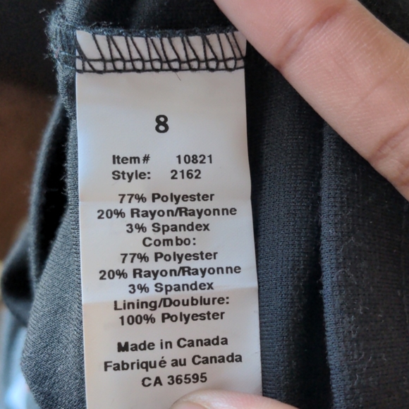 Black and White Sleeveless Dress - Picture 8 of 8